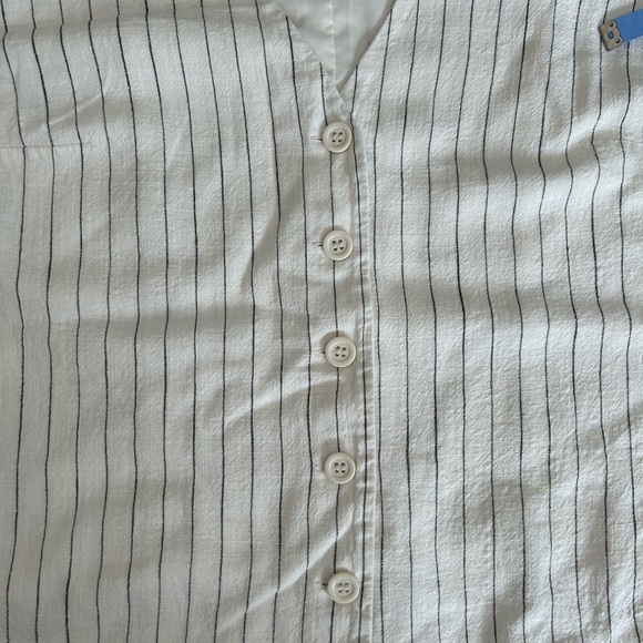 Divided Cream Gray Buttoned Sleeveless Tunic Size XL - Picture 7 of 11